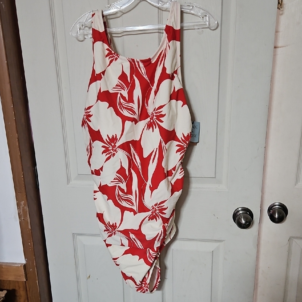 SHADE & SHORE TROPICAL ONE PIECE SWIMSUIT: RED/CREAM: NEW WITH TAGS: SIZE 22